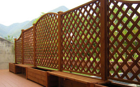 Grigliati e Bordure in legno Grigliati e Bordure in legno