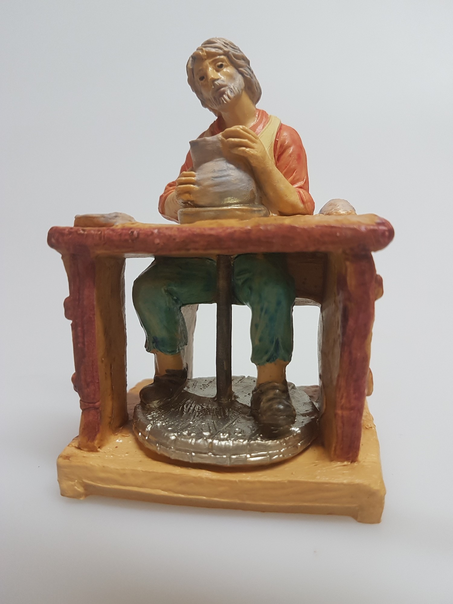 PASTORE VASAIO IN PVC EFFETTO LEGNO H. 10CM