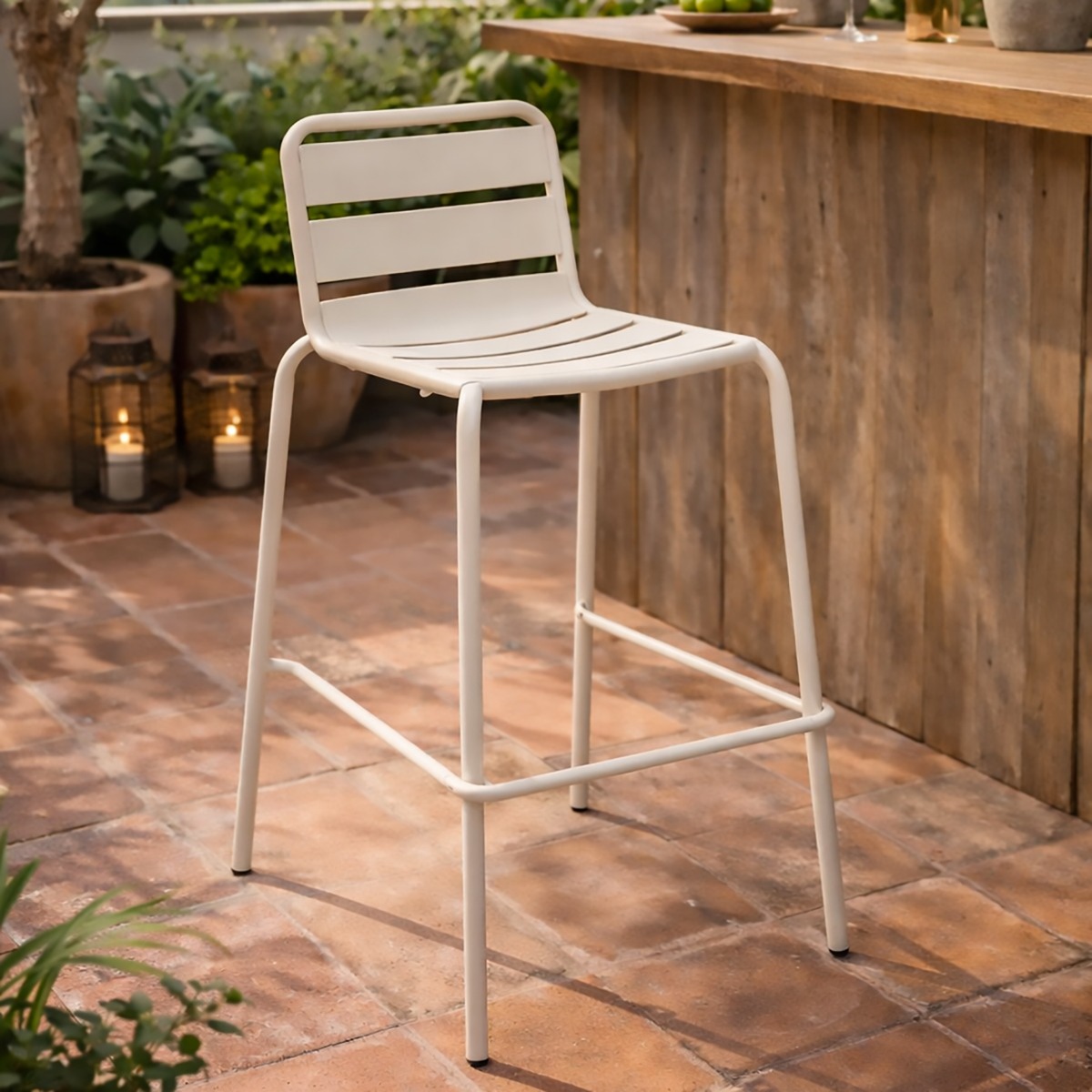 SGABELLO DA ESTERNO PHUKET IN ACCIAIO PANNA