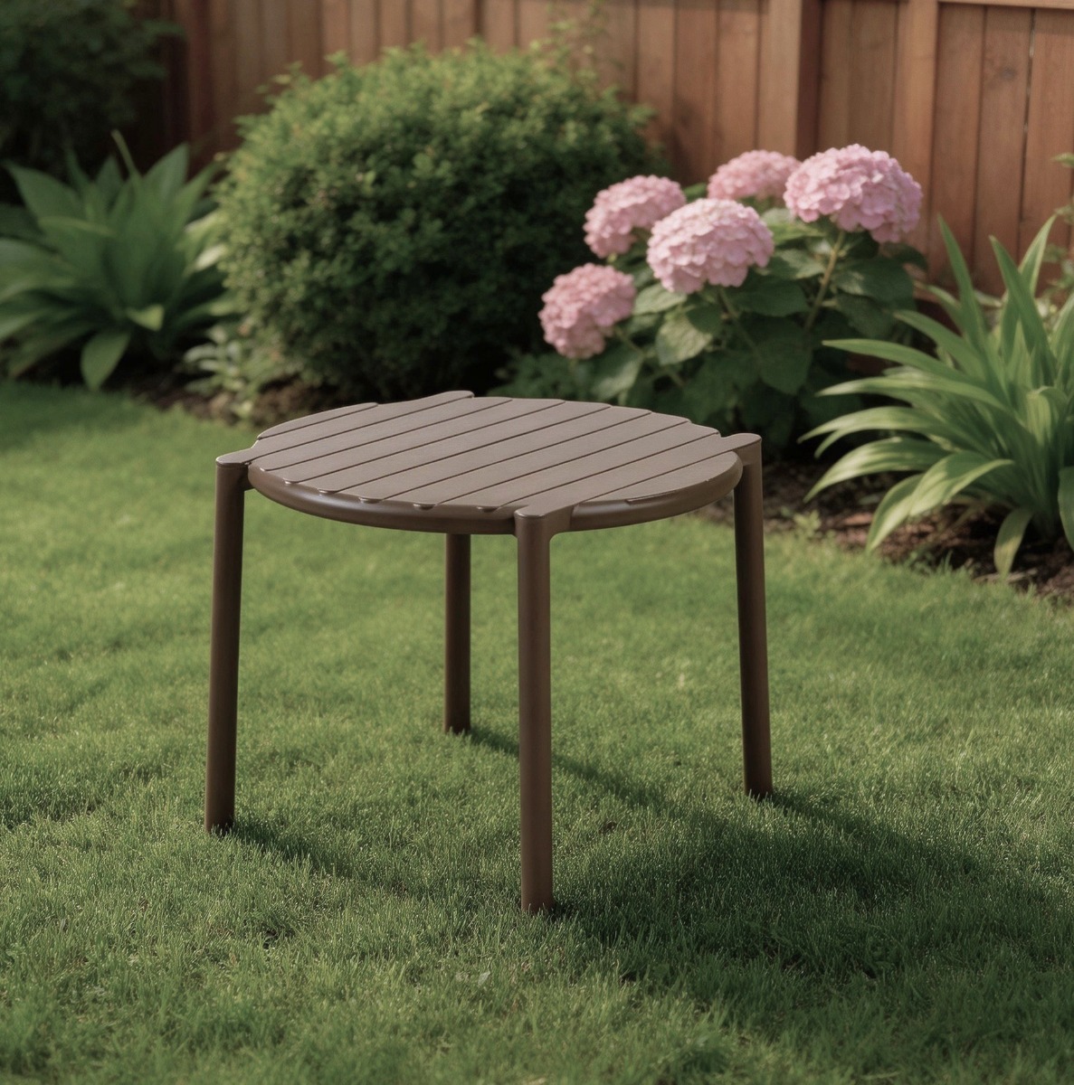 NARDI OUTDOOR - TAVOLINO MOD. DOGA DIAM CM 49,5 POLIPROPILENE TABACCO