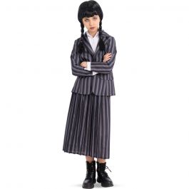 Ritratto Di Bambina Con Costume Di Mercoledì Addams Durante Halloween Espressione Seria E Atmosfera Scura Con Sfondo Scuro 2m4j6ff