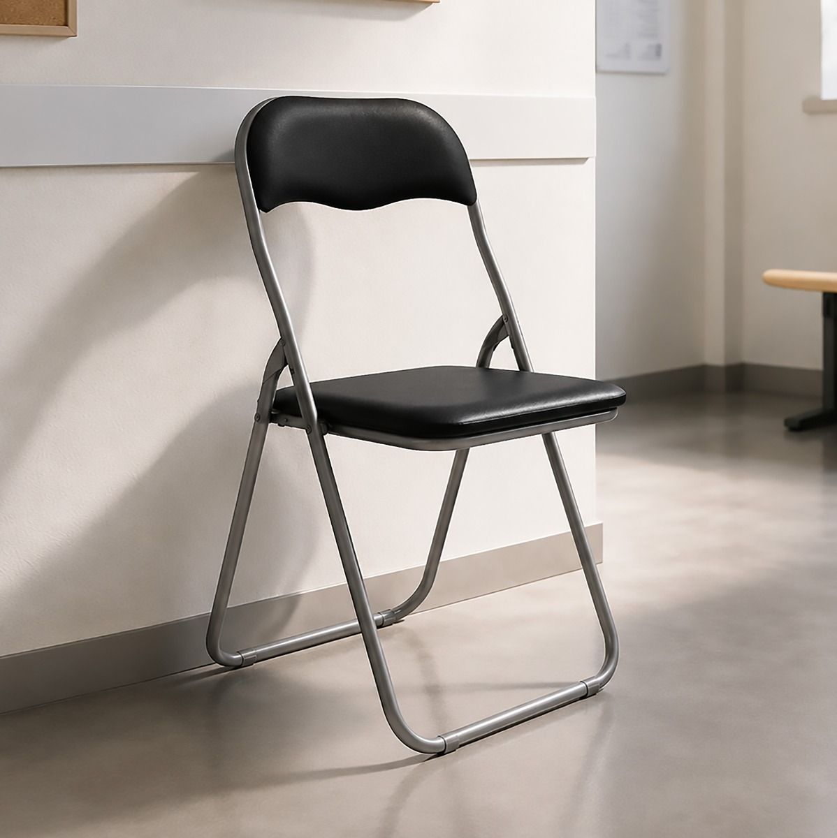 SEDIA PIEGHEVOLE IN METALLO E PVC NERO