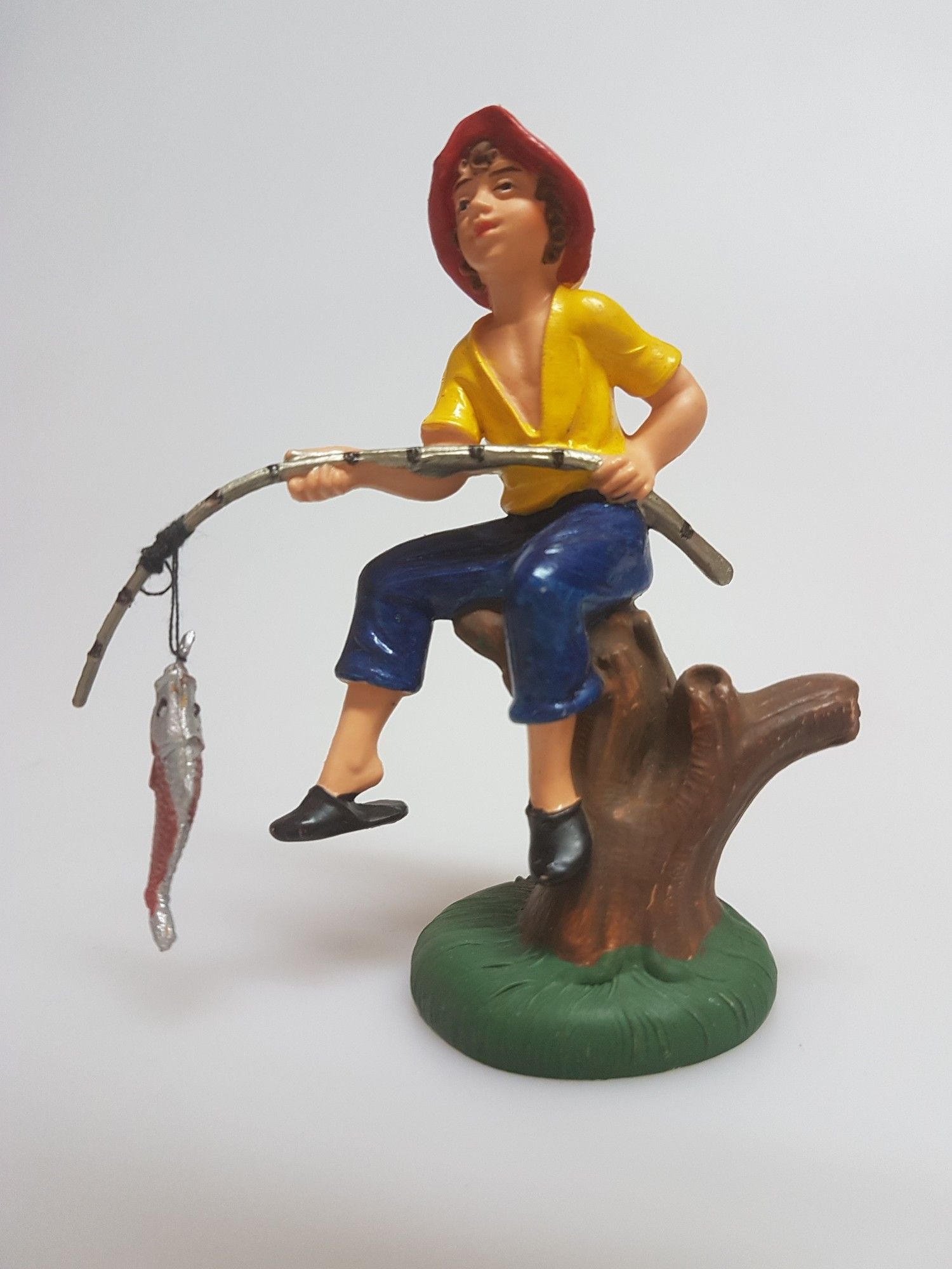 PESCATORE IN PVC A COLORI VIVACI H. 10CM