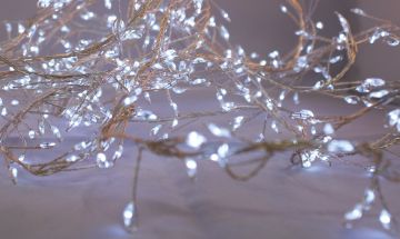 LUCI DI NATALE 480 LED A GRAPPOLO BIANCO FREDDO CON ADATTATORE 4.8+5MT