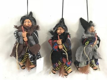 PENDENTE CON BEFANA E SCOPA H. 15CM ASSORTITO