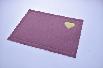 TOVAGLIETTA IN FELTRO VIOLA CON DECORO CUORE COLOR ORO 40X30CM