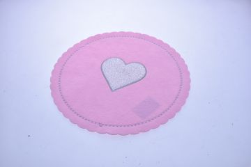 SOTTO PENTOLA IN FELTRO DIAM. 35 CM ROSA CON DECORO CUORE COLOR ARGENTO