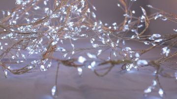 LUCI DI NATALE 240 LED A GRAPPOLO BIANCO FREDDO CON ADATTATORE 2.4+5MT