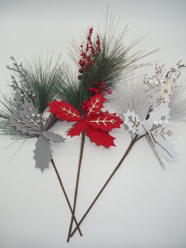 RAMO AGHI DI PINO CON BACCHE E FOGLIE IN FELTRO H. 41CM ASSORTITO