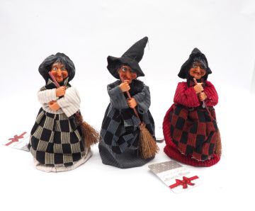 BEFANA CON GONNA A SCACCHI BEIGE/GRIGIA/ROSSA H 16CM ASSORTITO