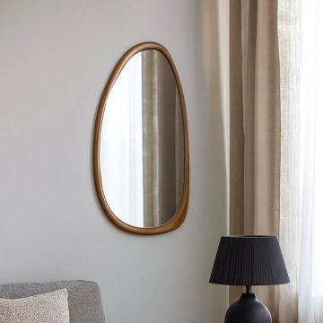 SPECCHIO IRREGOLARE A GOCCIA CM 38.5X2 H.64.5 IN ACACIA NATURALE 