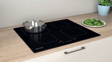 PIANO COTTURA INDUZIONE INDESIT CM 60 4 PIASTRE IS83Q60NE NERO