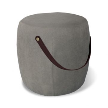 POUF IN TESSUTO GRIGIO CHIARO CON MANIGLIA IN ECOPELLE NERA CM45X45
