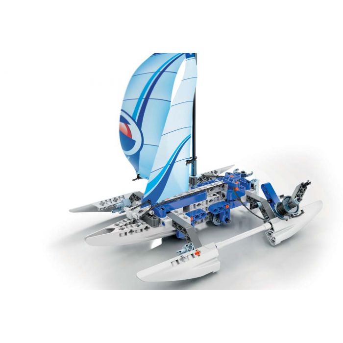 TRIMARANO E MOTO D' ACQUA TRIMARANO E MOTO D' ACQUA