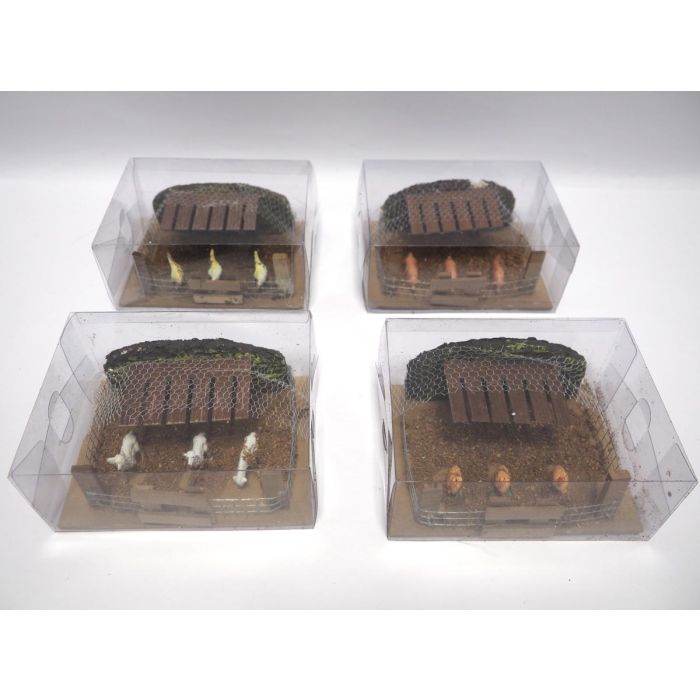 BASE C/RECINTO RETE C/3 ANIMALI BASE C/RECINTO RETE C/3 ANIMALI